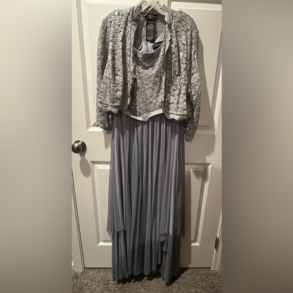 R&M Richards 2 Piece Lace & Chiffon Formal Dress and Jacket Size 22W